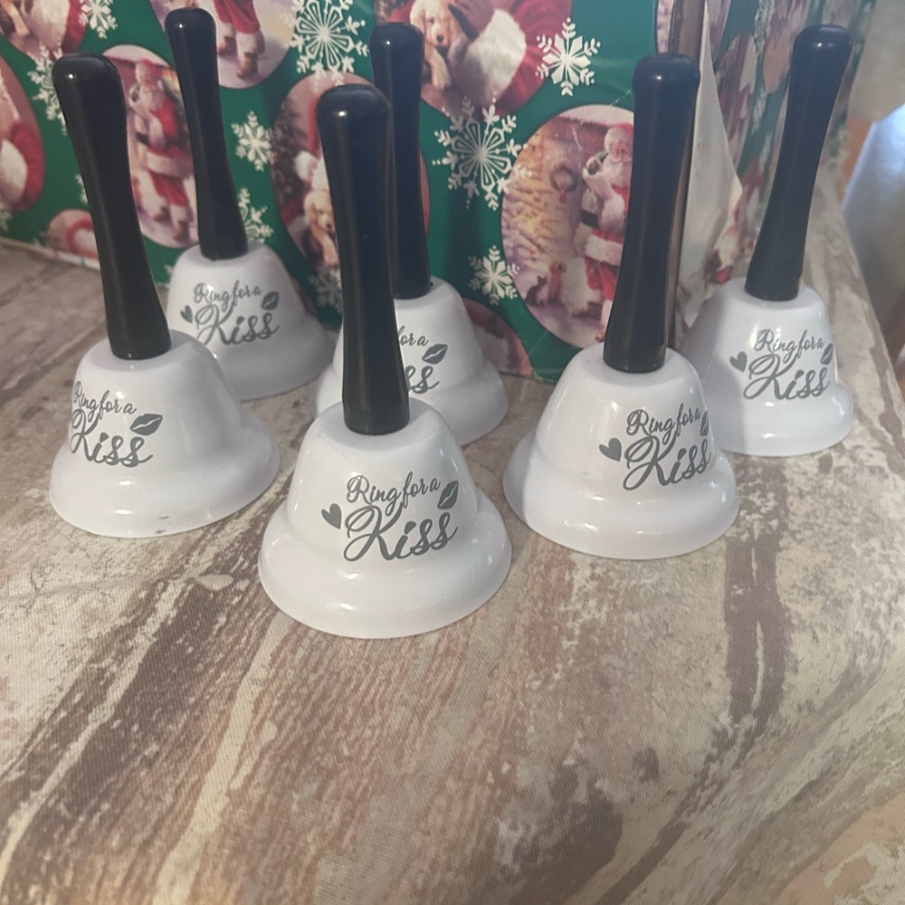 White and Black 'Ring for a Kiss' Bell Set 6